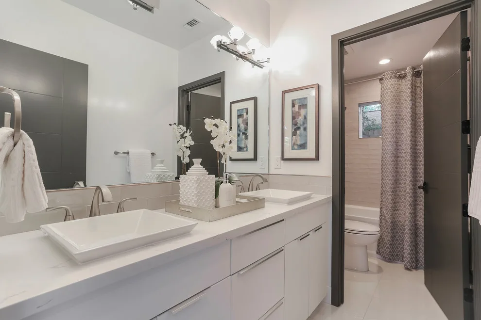 Monterey Avenue Bespoke Residence by California At Home - Photo 19