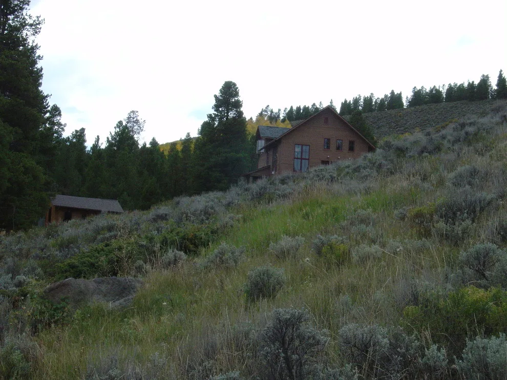 Mountain Getaway by Hart STUDIO LLC - Photo 3