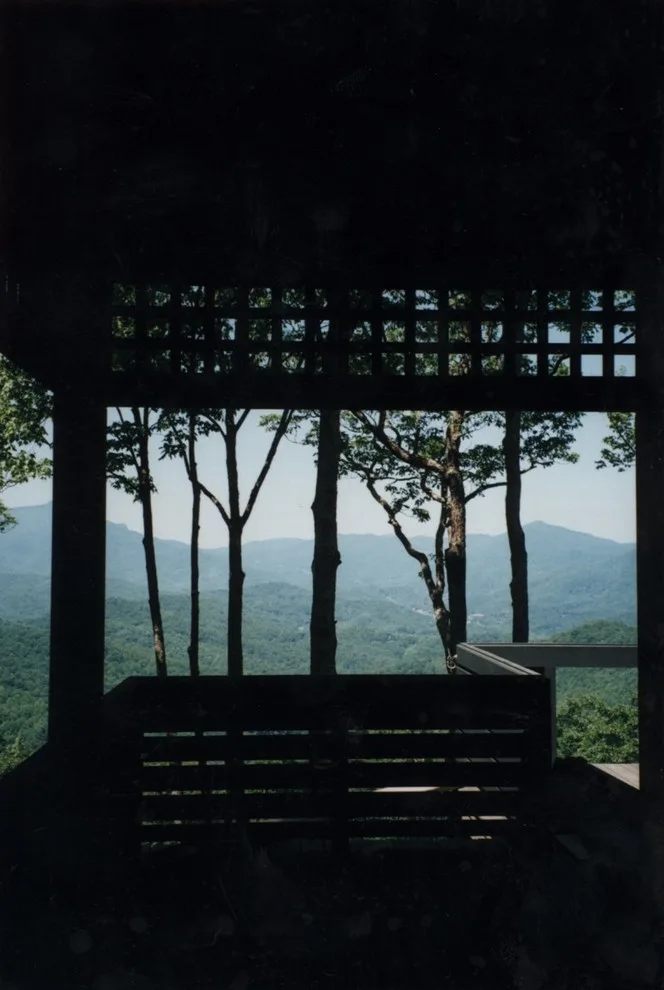 Hilltop Haven by Train Architects - Photo 4