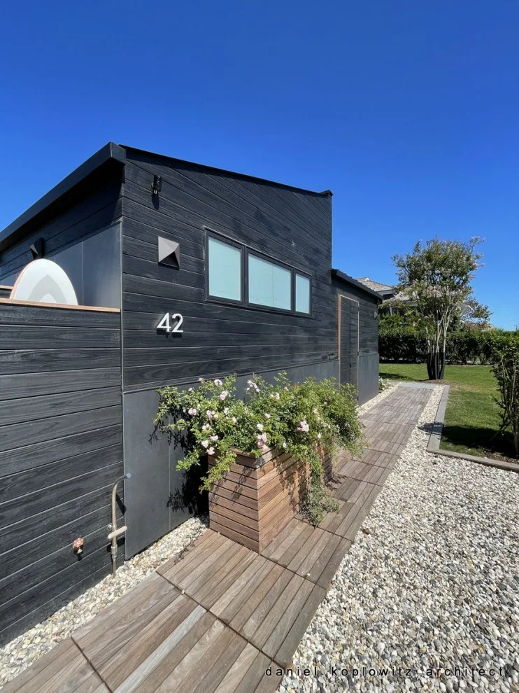 Versatile Shed - Montauk NY by Daniel Koplowitz Architect - Photo 6