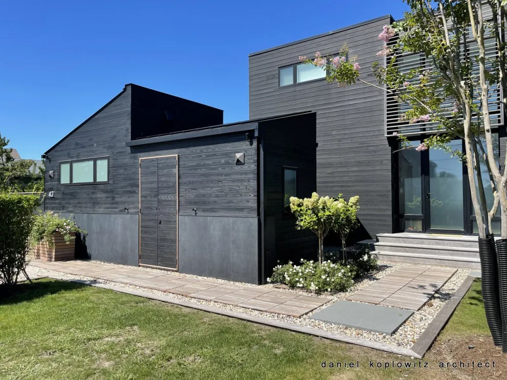 Versatile Shed - Montauk NY by Daniel Koplowitz Architect - Photo 5