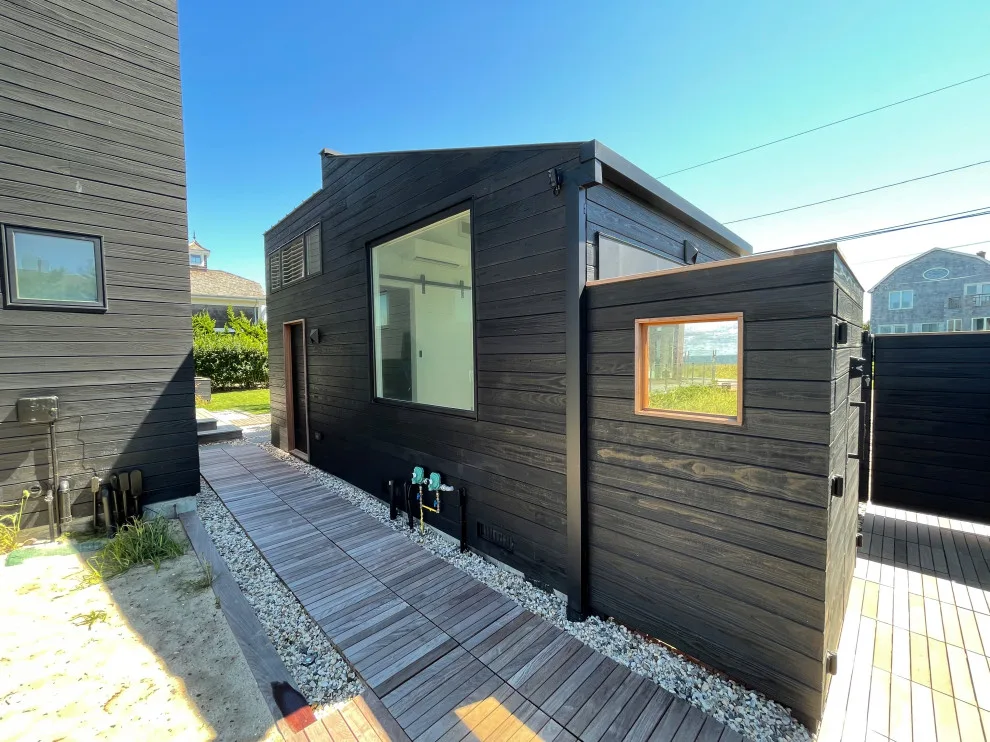 Versatile Shed - Montauk NY by Daniel Koplowitz Architect - Photo 2