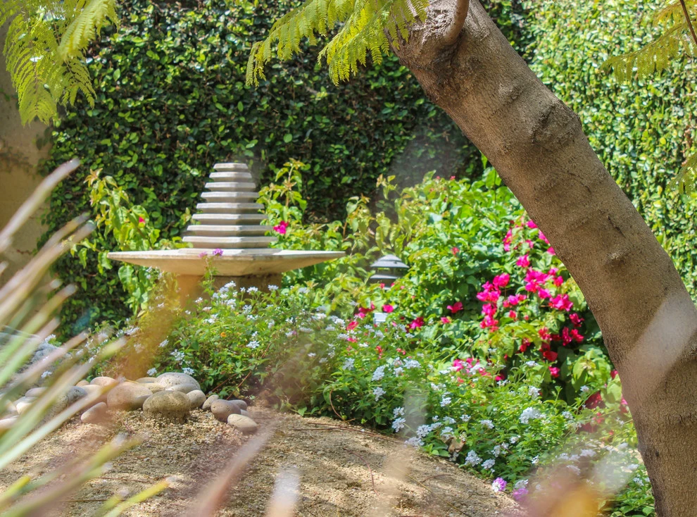 Drought-TolerANT yard by Flores Artscape, Inc. - Photo 5
