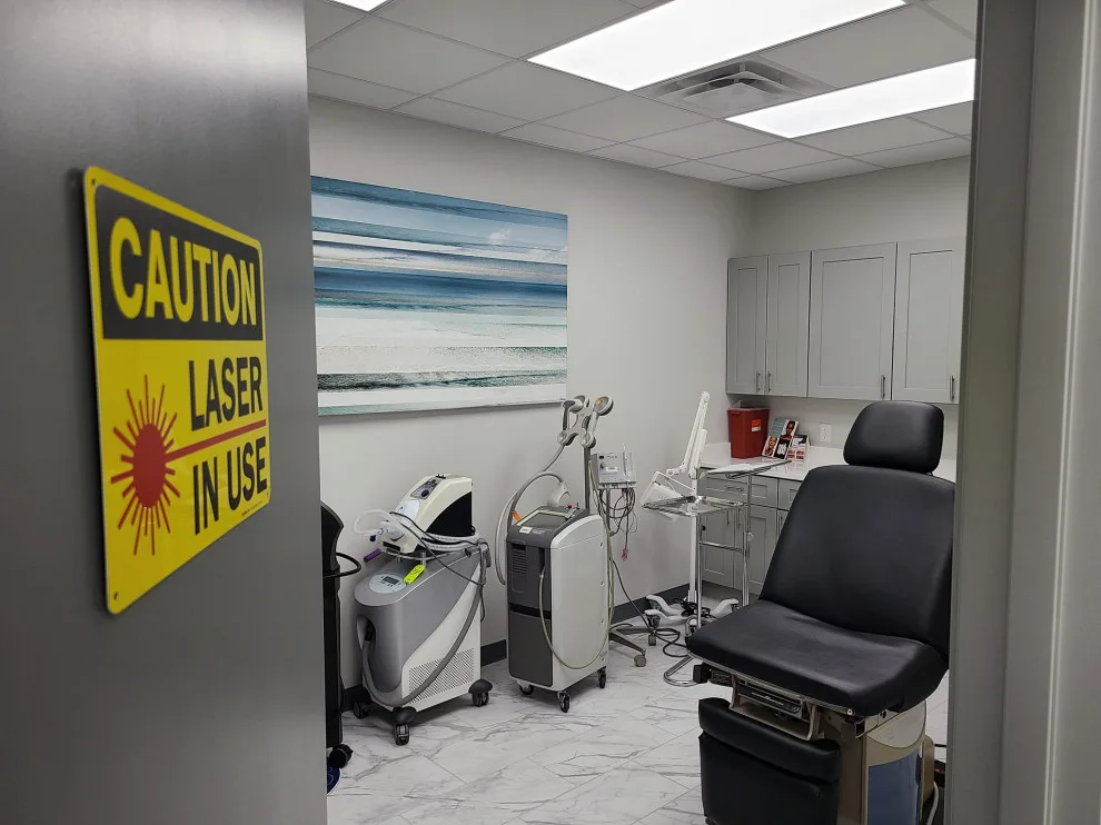 San Antonio Dermatology Clinic Renovation by Franklin & Zaldivar Architecture And Planning - Photo 7