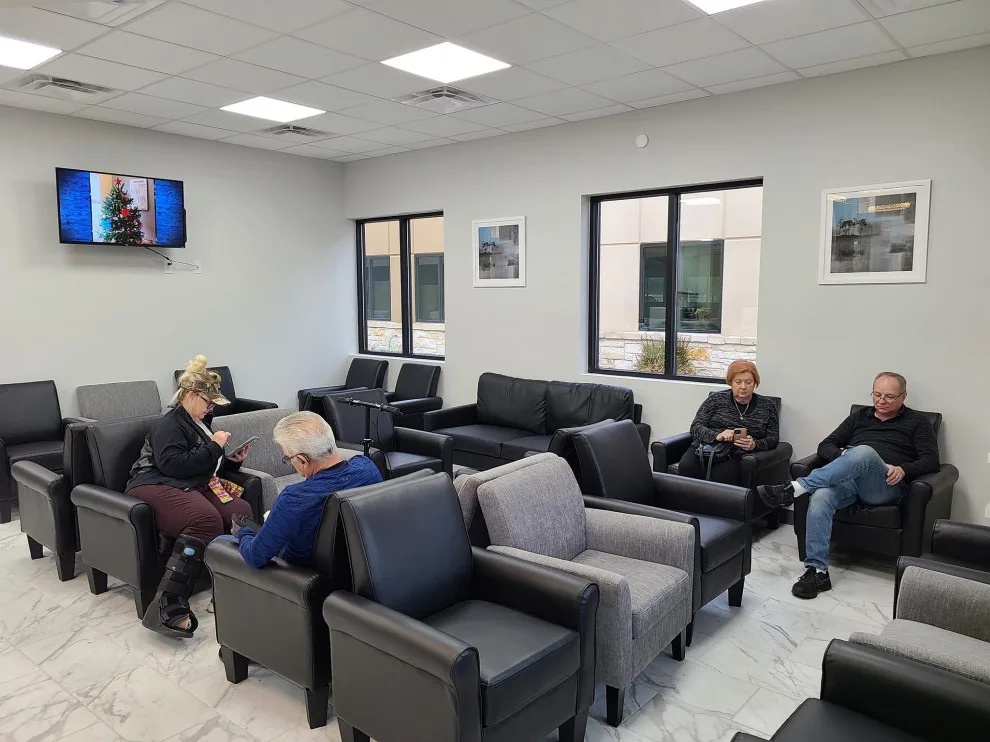San Antonio Dermatology Clinic Renovation by Franklin & Zaldivar Architecture And Planning - Photo 17