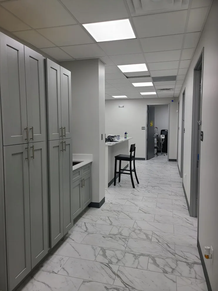 San Antonio Dermatology Clinic Renovation by Franklin & Zaldivar Architecture And Planning - Photo 22
