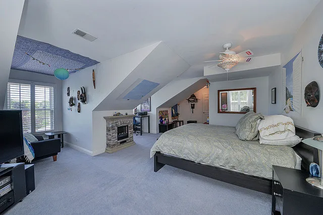 The De-Clutter Box Organizing, Staging, & Moving - Photo 4