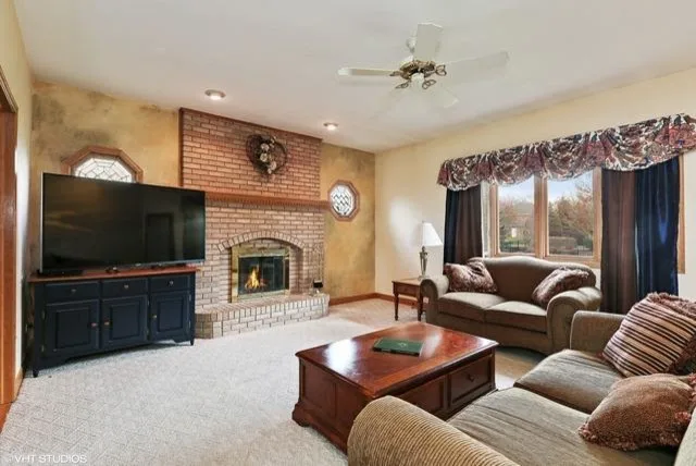 Living Room Makeover by The De-Clutter Box Organizing, Staging, & Moving - Photo 2