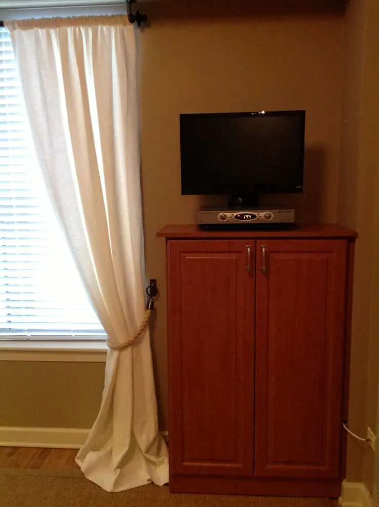 Chicago Loop Initiative - Wallbed and Desk Combination by Chrissy Roellchen - Closet Works Chicago - Photo 2