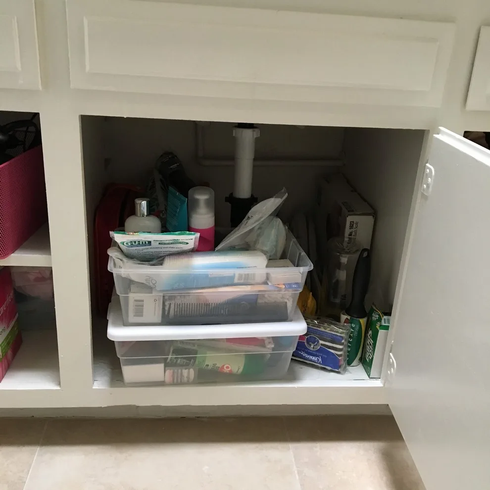 Los Angeles/Master Bathroom Organization by Abbey Claire Professional Organizing - Photo 10