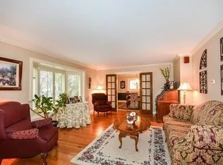 Retargeting by The De-Clutter Box Organizing, Staging, & Moving - Photo 2