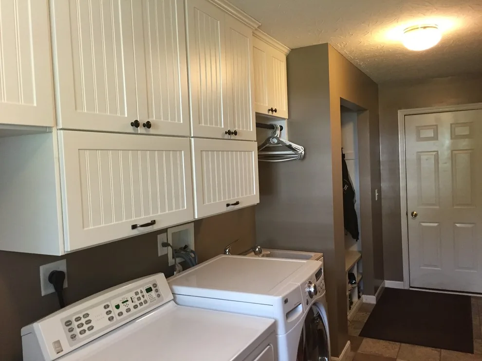 Laundry and Mudroom with Beadboard Design by Jessica Earley - Photo 4