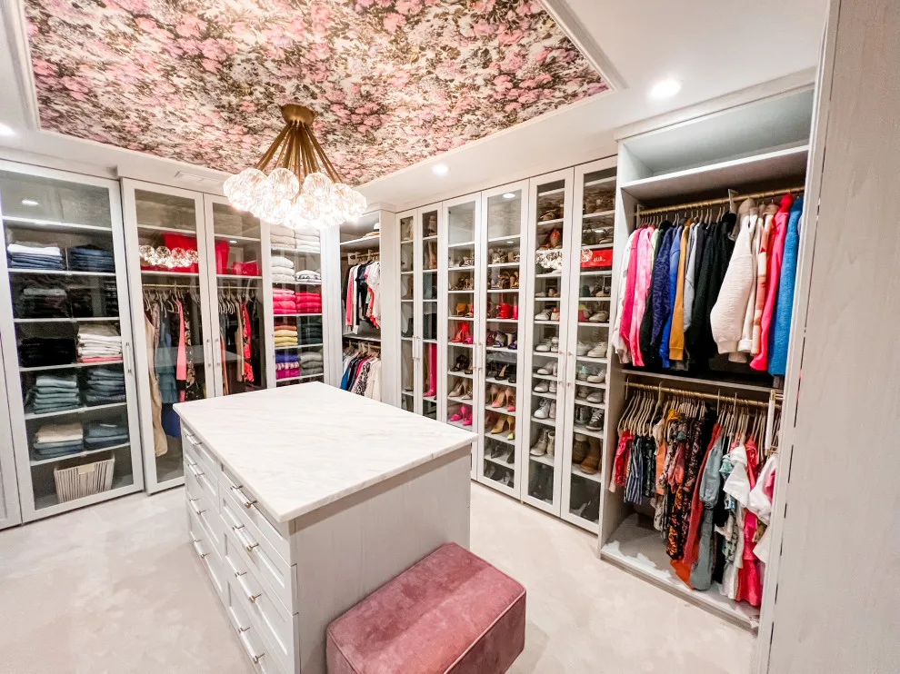 Wardrobe Elegance by It's Organized - Photo 2