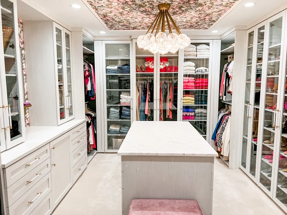 Wardrobe Elegance by It's Organized - Photo 4