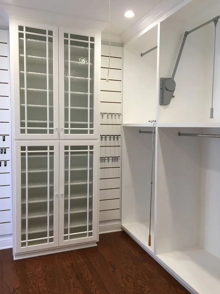 Fairfield Avenue Storage by Melanie Johnson - Closets By Melanie - Photo 4