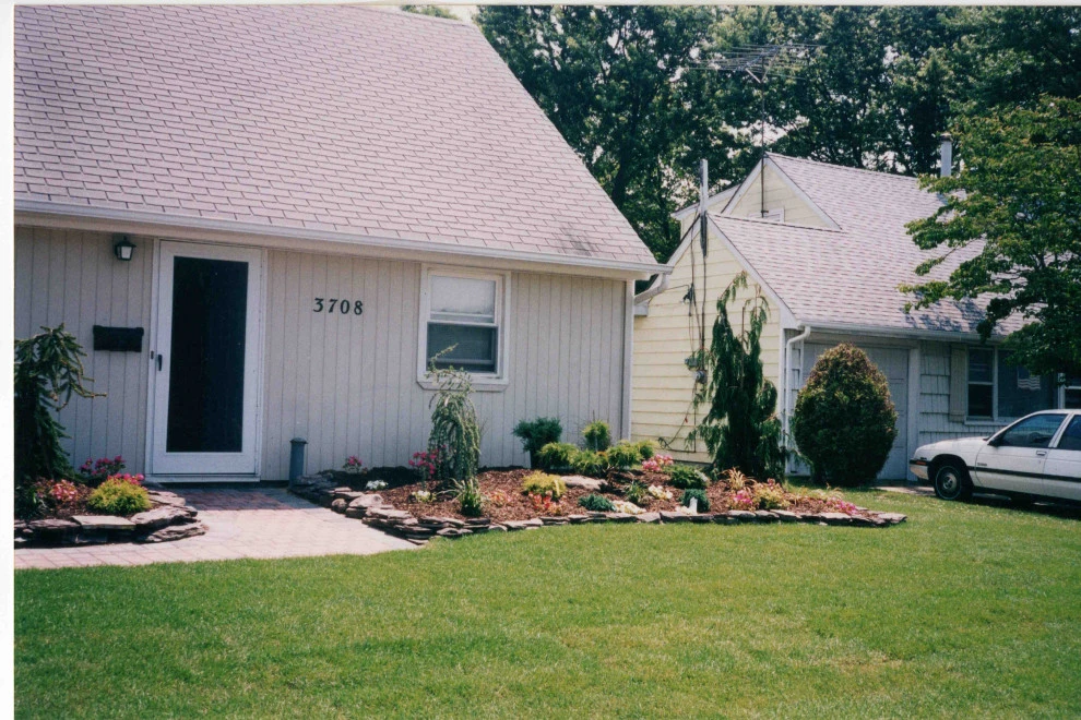 Curb Appeal with color by Joseph Matthew Landscape Inc Design & Build - Photo 4