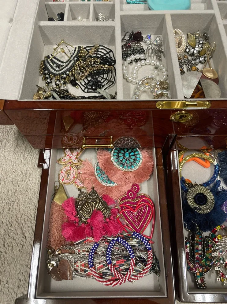 Jewelry Arrangement by Order In Your Court - Photo 15