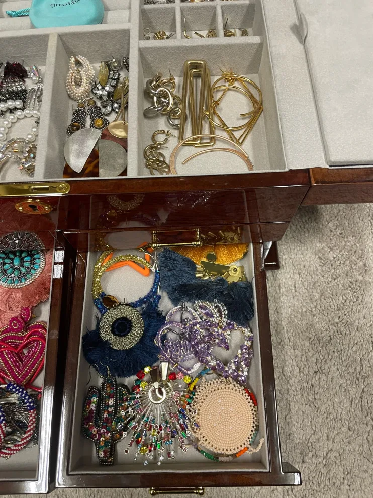 Jewelry Arrangement by Order In Your Court - Photo 4