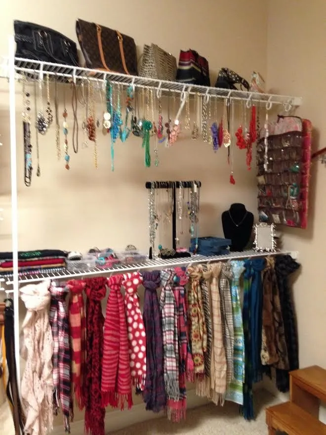 Orderly Manner - Photo 3