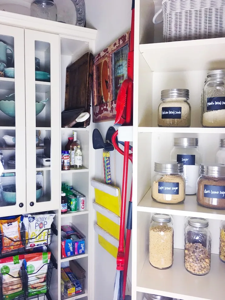Organized Simplicity - Photo 4