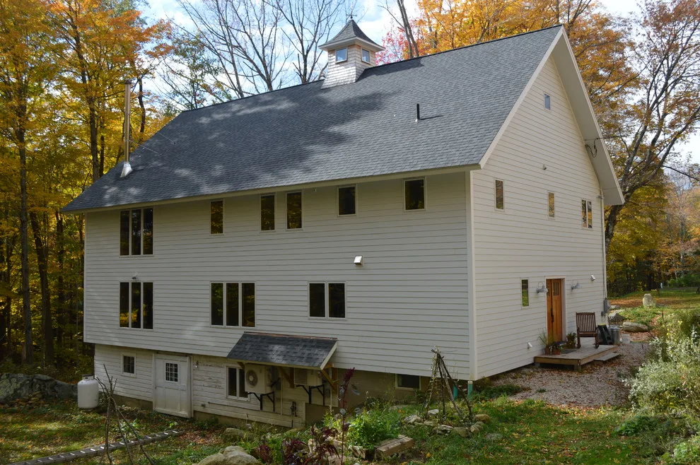 Barn-to-Home Transformation by Littlewolf Architecture - Photo 2