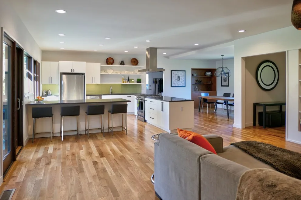 Barton Home by John TeSelle - Photo 2