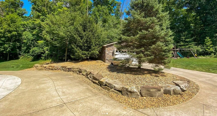 Lawns R Us Landscaping LLC - Photo 4