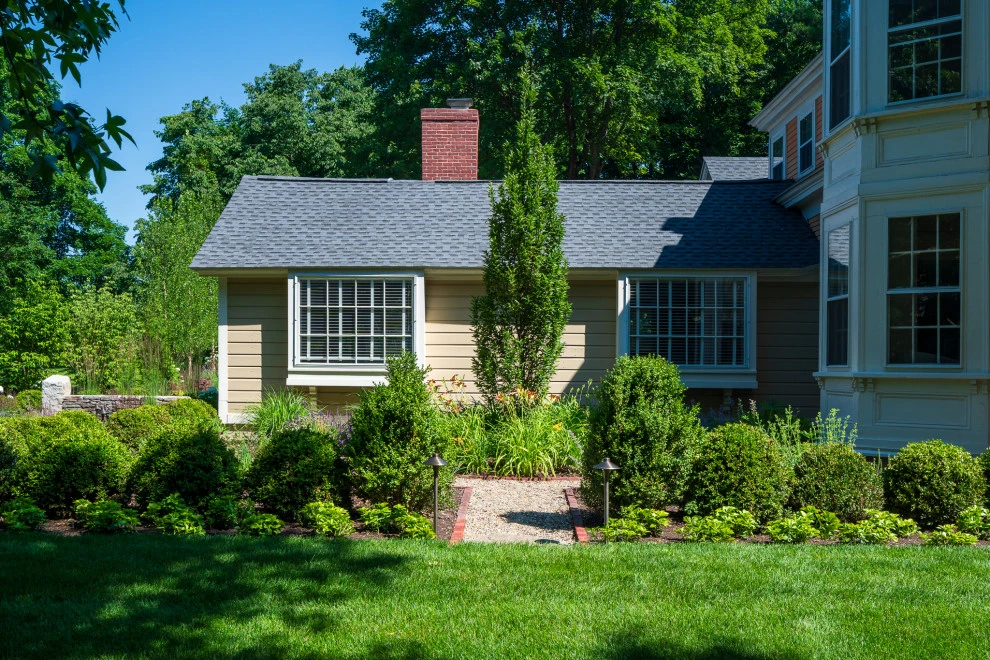 Benvenue Street by Lynch Landscape And Tree Service, Inc. - Photo 8