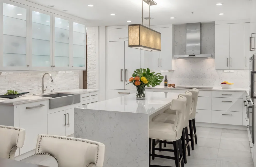 Coastal Apartment by Phil Kean Design Group - Photo 4