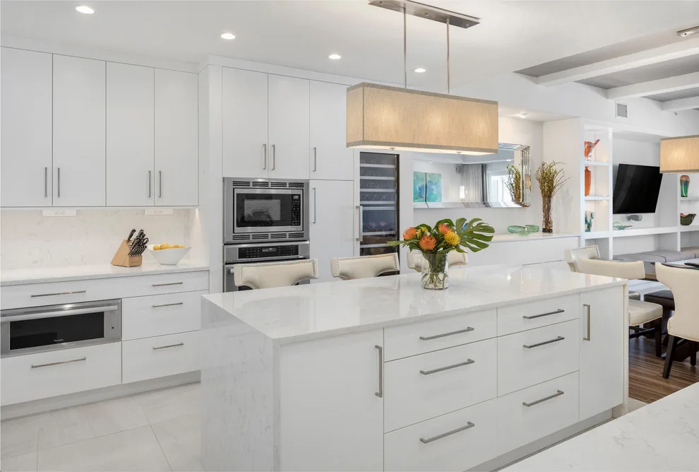 Coastal Apartment by Phil Kean Design Group - Photo 3