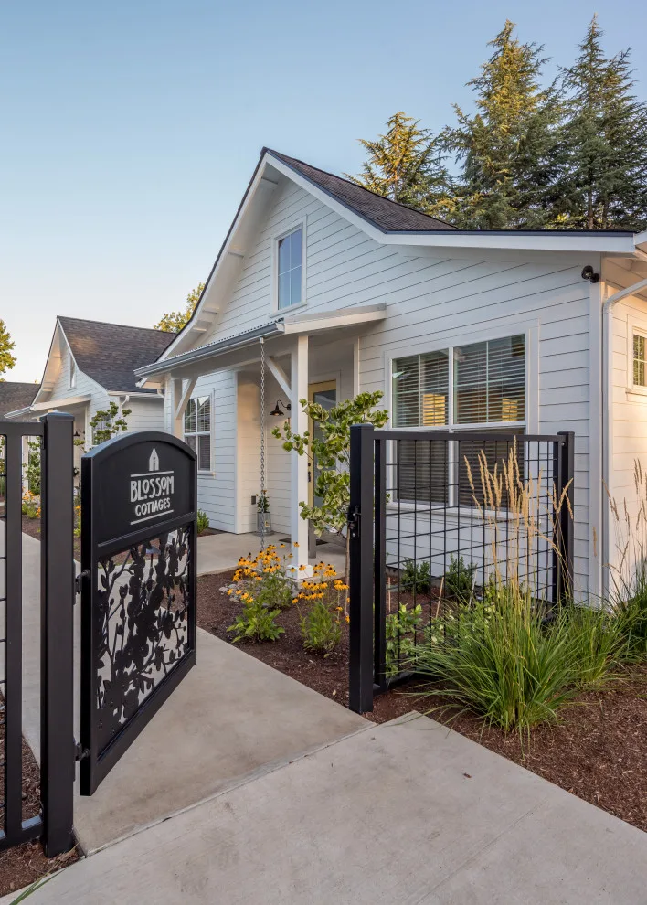 Blooming Cottages by Arbor South Architecture - Photo 5