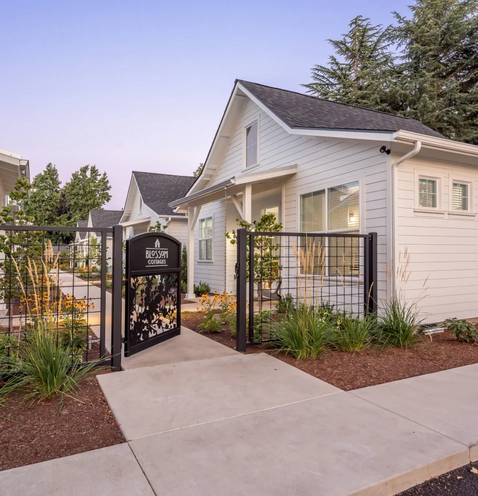 Blooming Cottages by Arbor South Architecture - Photo 9