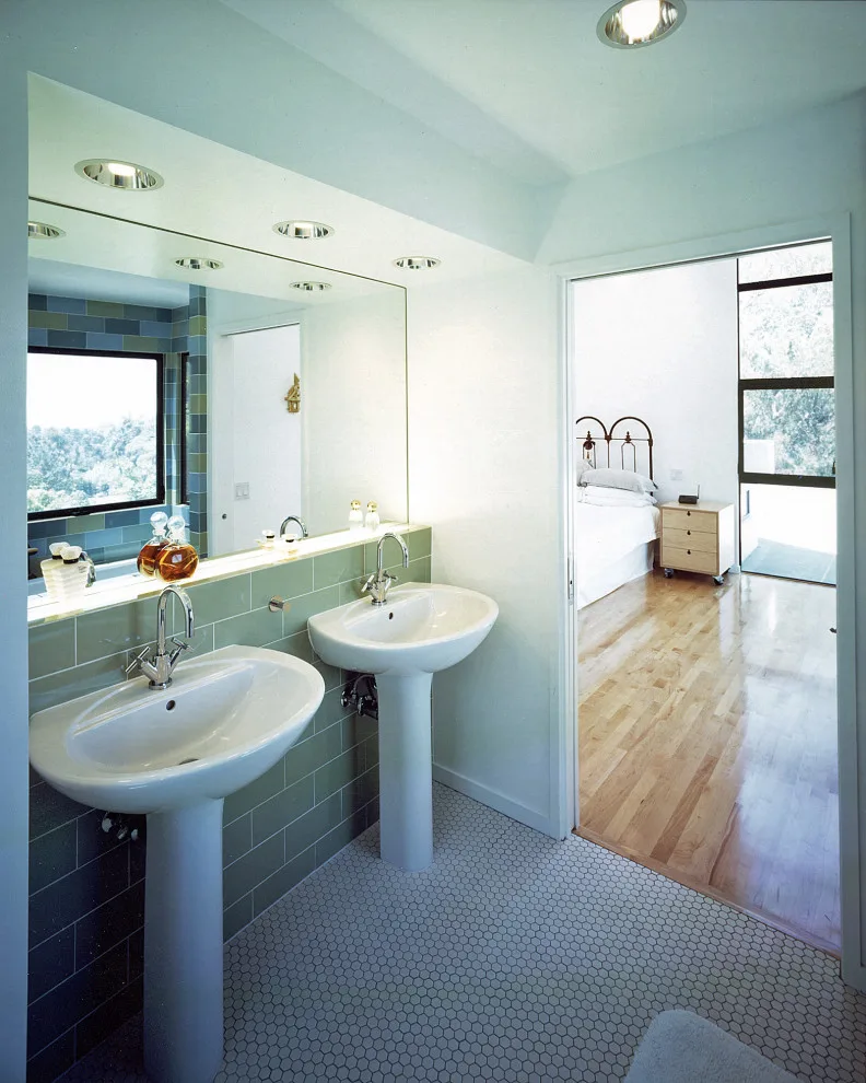 Brentwood Project by Ruben S. Ojeda Architects - Photo 3