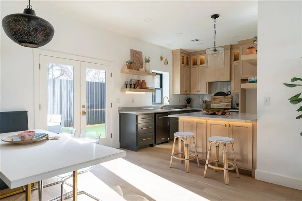 Brookhaven Revamp by Ryan Fogle, AIA - Goldy Architecture - Photo 6