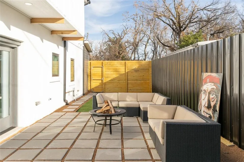 Brookhaven Revamp by Ryan Fogle, AIA - Goldy Architecture - Photo 14