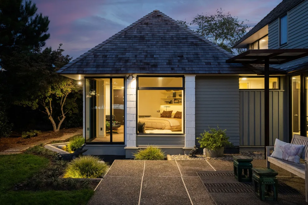 Contemporary Home Extension by David D. Quillin Architecture - Photo 9