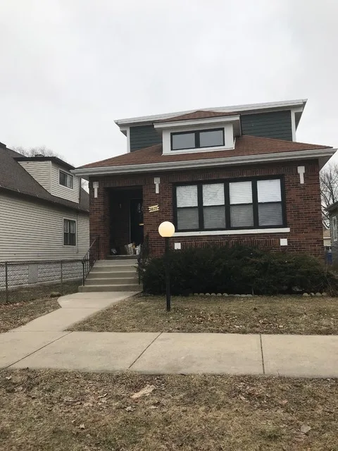Chicago Bungalow House by AWARDA Architects - Photo 3