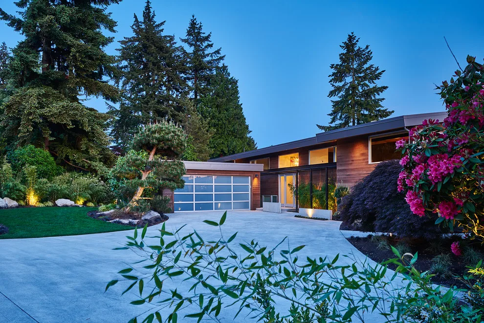 Clyde Hill Modernist by Garret Cord Werner Architects & Interior Designers - Photo 4