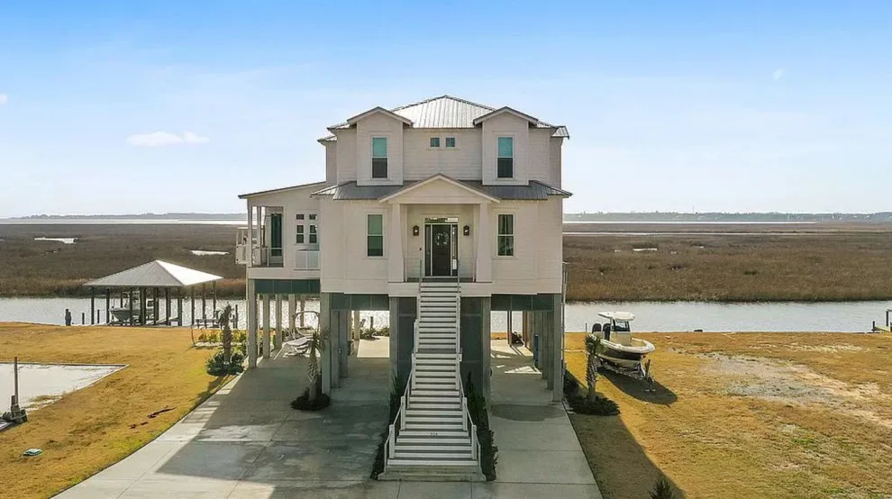 Gulf Coast Coastal Design by Arriaga & Partners Architecture LLC - Photo 24