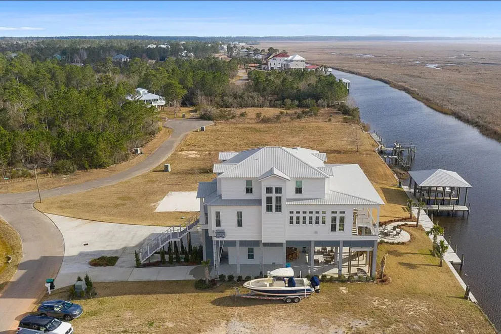 Gulf Coast Coastal Design by Arriaga & Partners Architecture LLC - Photo 2