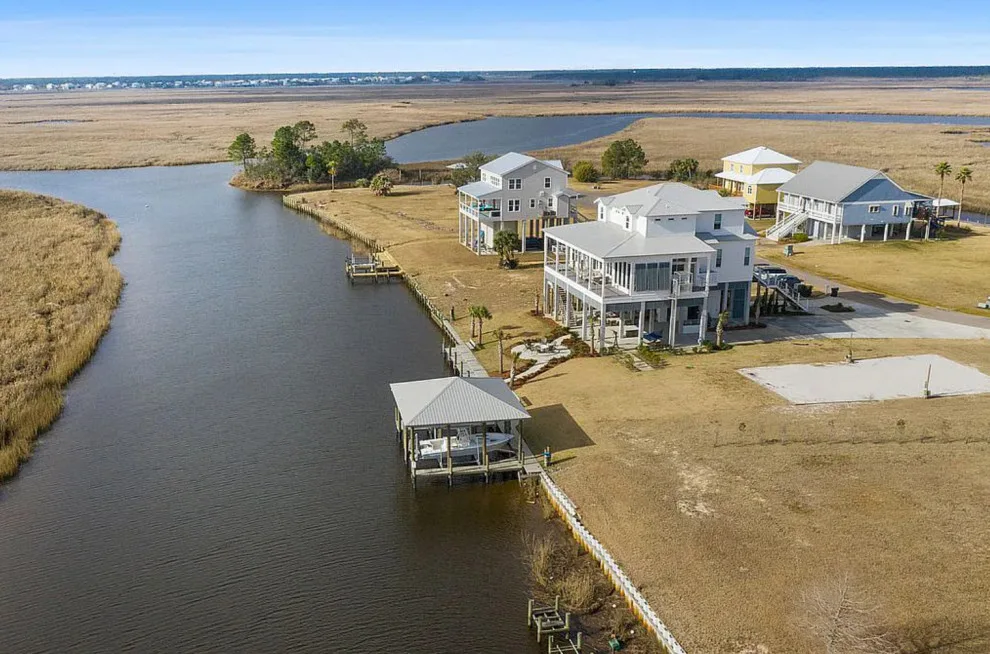 Gulf Coast Coastal Design by Arriaga & Partners Architecture LLC - Photo 32
