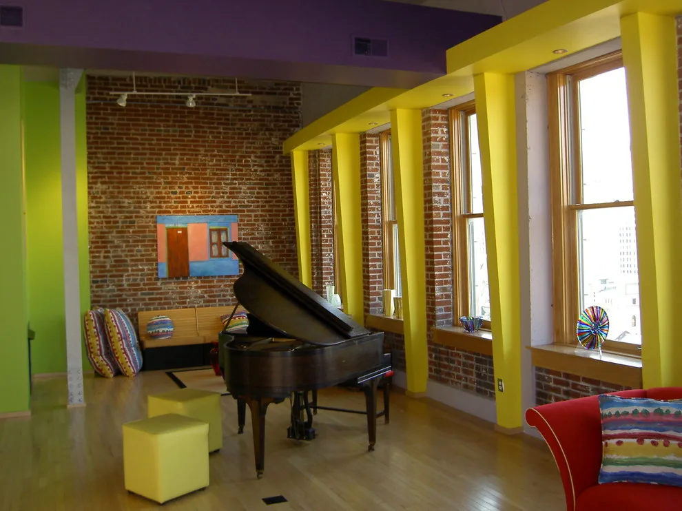 Vibrant Loft Apartment by Art & Architecture Inc - Photo 2
