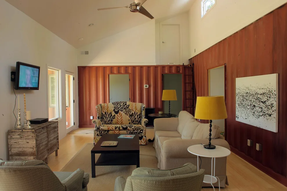 Container Lodging House by Howorth & Associates Architects - Photo 2