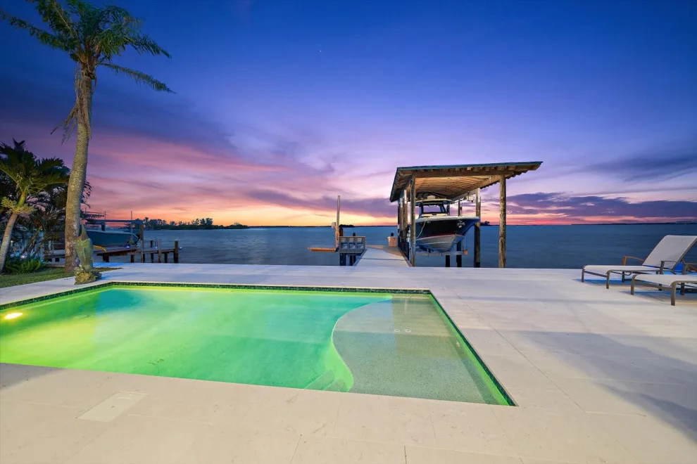 Modern Lakeside by Shorelines Design Group - Photo 2