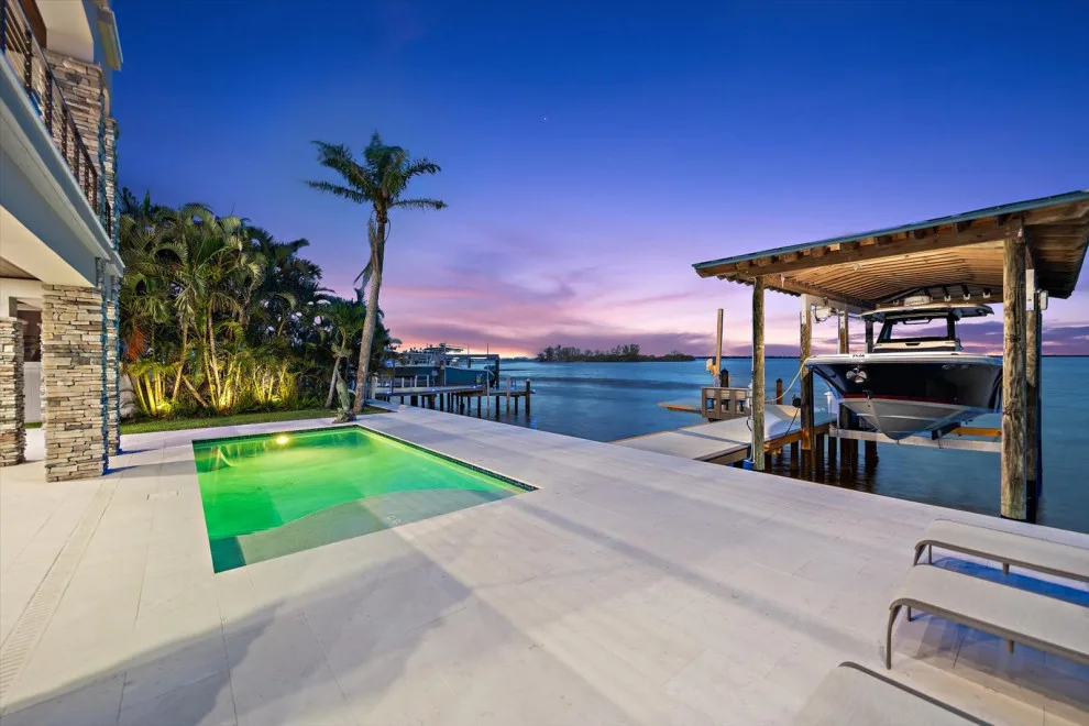 Modern Lakeside by Shorelines Design Group - Photo 7