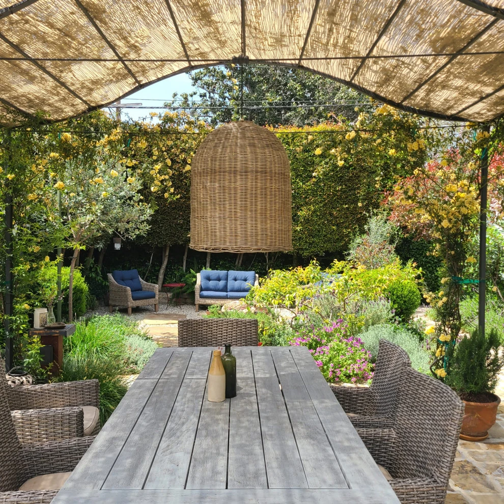 Roy Altaras Landscape Design And Build - Photo 12