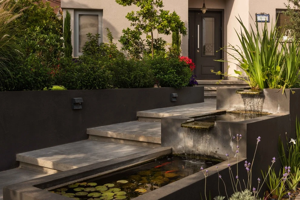 MODERN MEDITERRANEAN DESIGN by Roy Altaras Landscape Design And Build - Photo 8