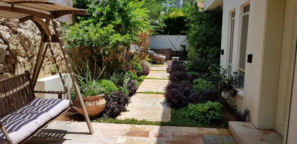 OUTDOOR BENCHES AND SEATING by Roy Altaras Landscape Design And Build - Photo 3