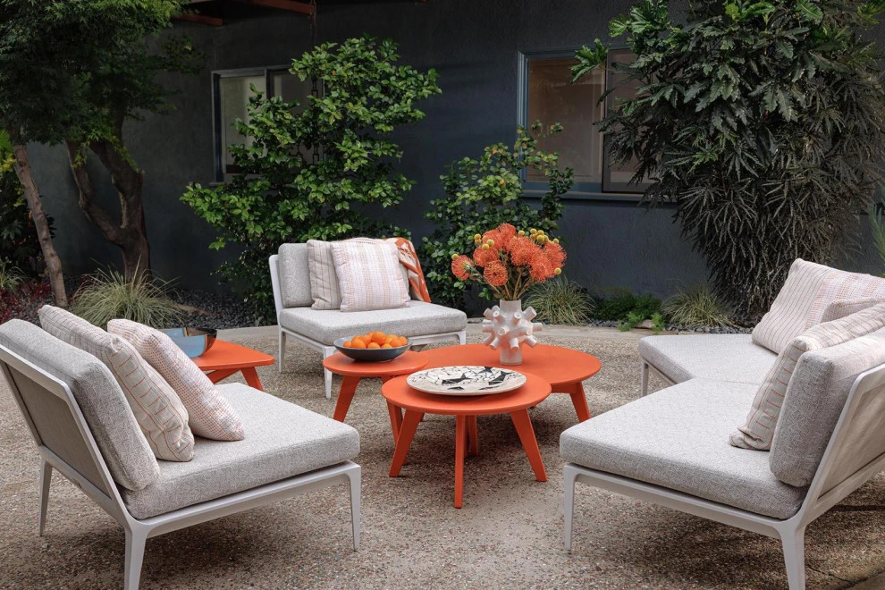 MID CENTURY MODERN by Roy Altaras Landscape Design And Build - Photo 2