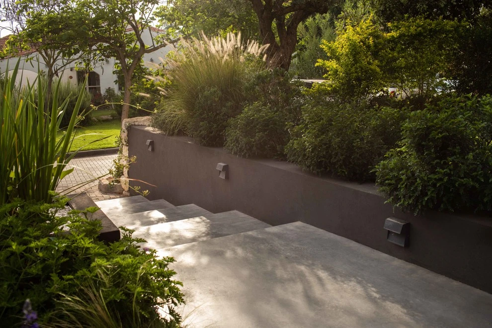 LANDSCAPE AND HARDSCAPE by Roy Altaras Landscape Design And Build - Photo 14